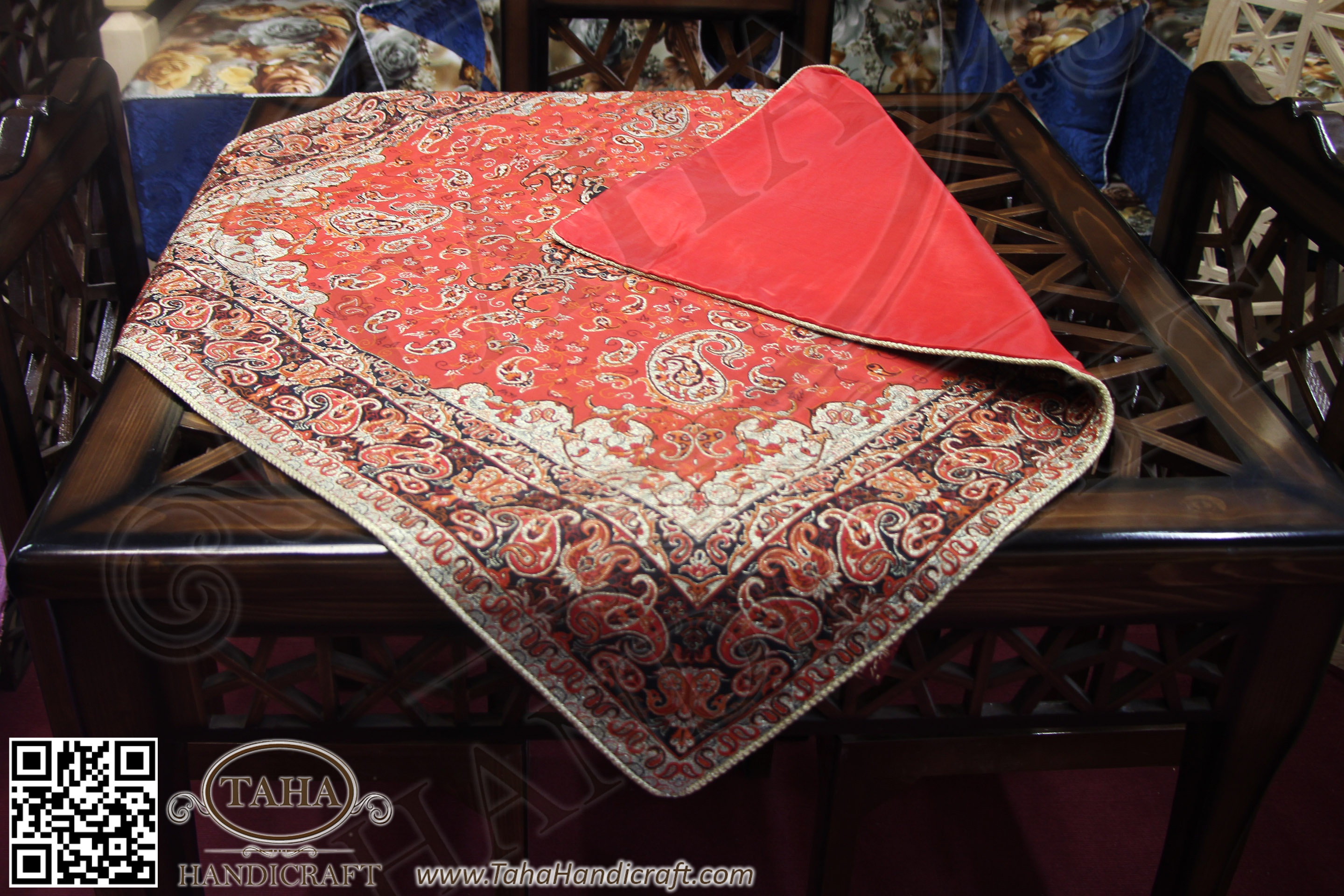 Rahbarning paypoqlarini silkitib tashlash